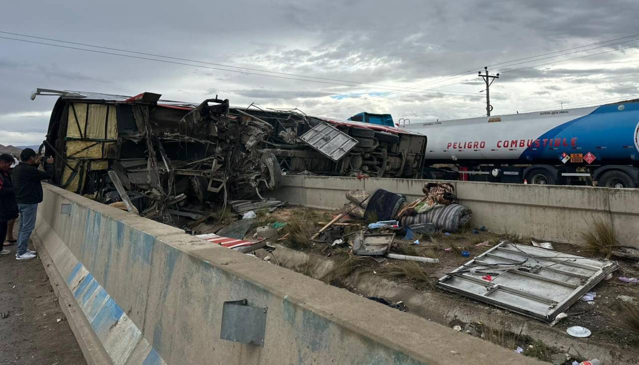 Bus se accidenta en la ruta La Paz - Oruro y deja varios heridos, según reporte