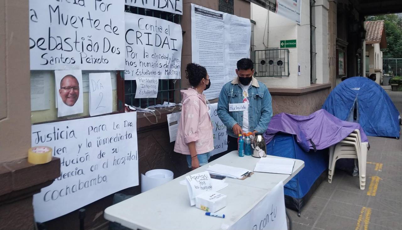 Estudiantes de Medicina cumplen su segundo día de huelga denunciando malos tratos en los hospitales