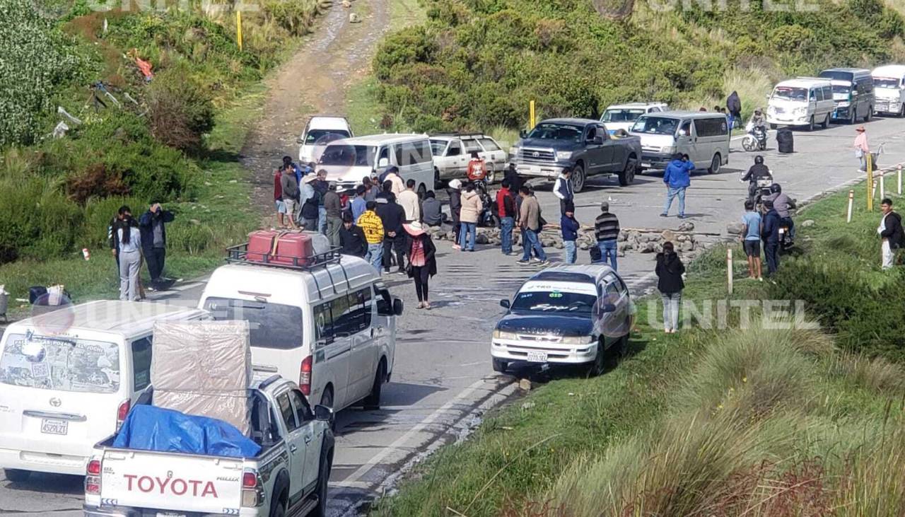 Cochabamba: ABC reporta que disminuyen a 12 los puntos de bloqueo y la Terminal de Buses reanuda sus viajes