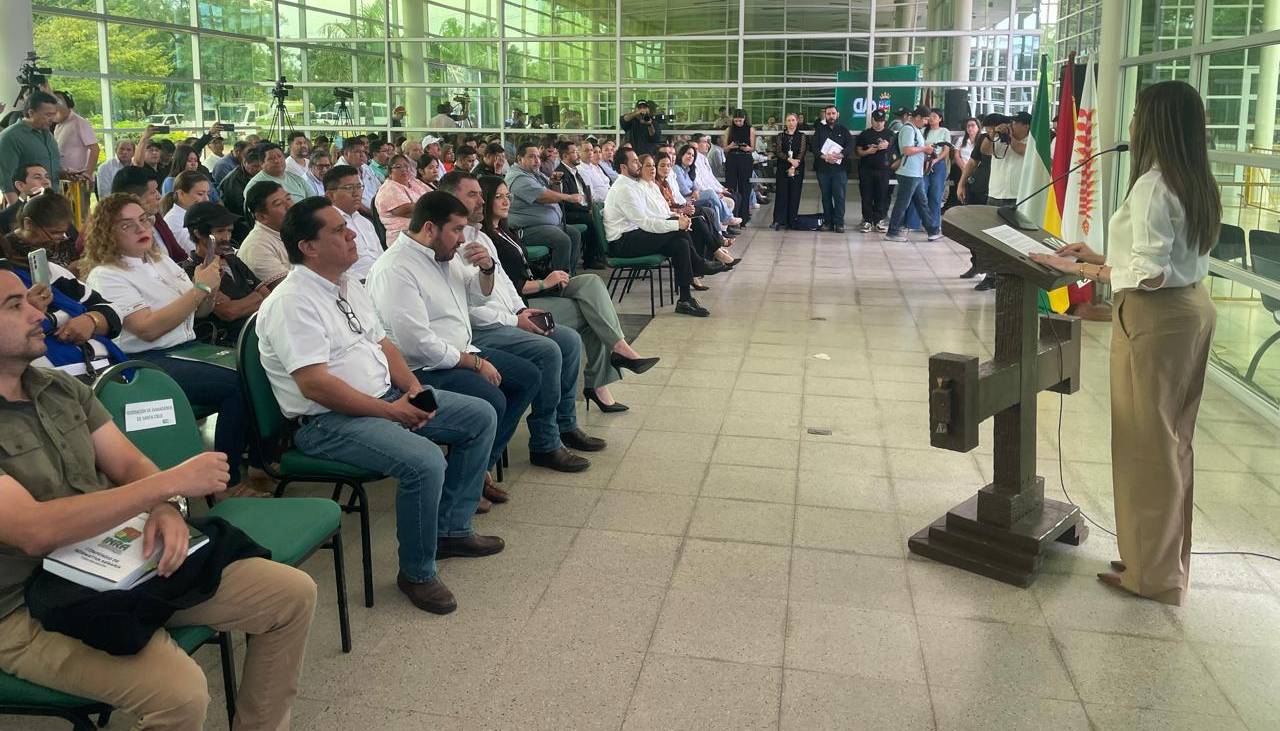 “Santa Cruz hará algo que nunca ha hecho”, afirma Velasco al instalar la Comisión Agraria Departamental 