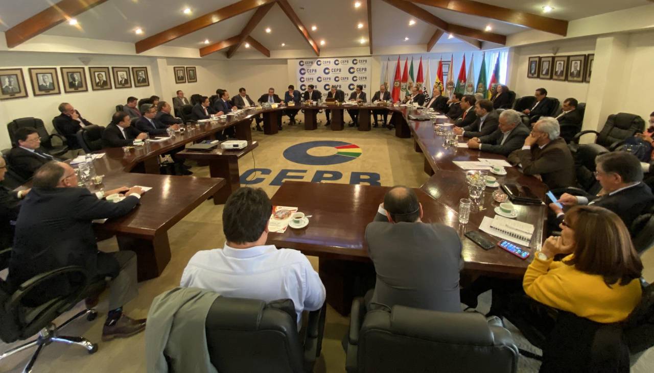 “Es un camino largo y difícil”: Empresarios valoran medidas de Paz, pero urgen proteger a los productores y sectores vulnerables
