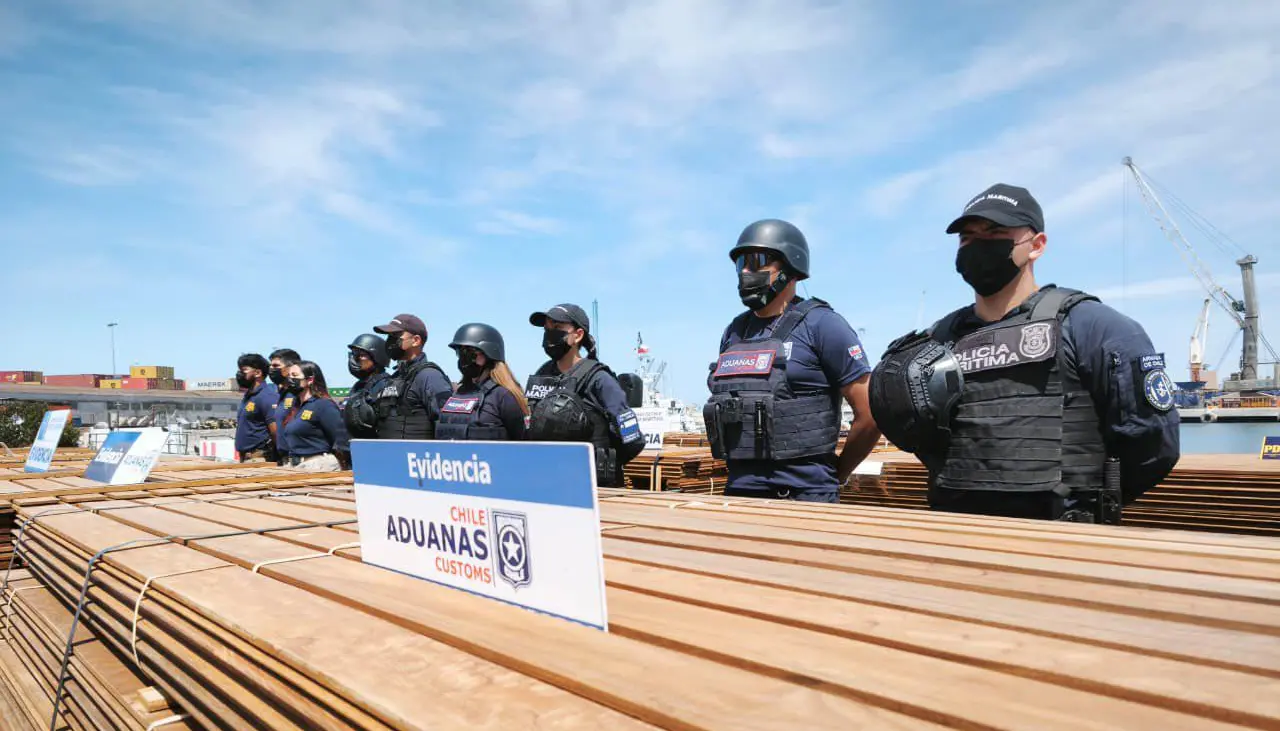 Identifican a dos presuntos socios de la empresa vinculada a la droga incautada en el puerto de Arica, señala fiscal