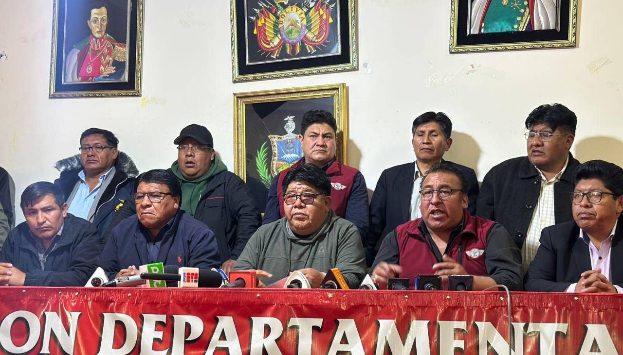 Choferes de La Paz dicen que definirán en ampliado si se suman a las movilizaciones de organizaciones 