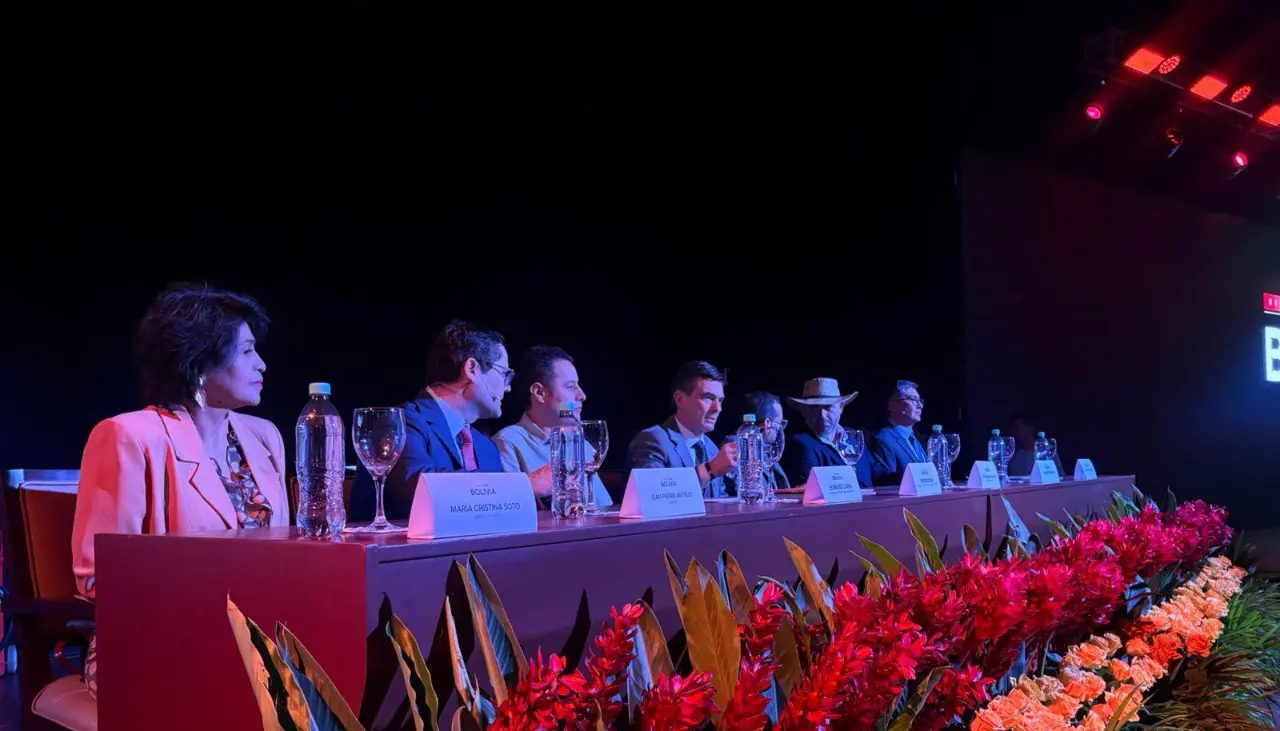 Arranca la cumbre empresarial encabezada por Rodrigo Paz y con el foco de abrir mercados e inversiones para Bolivia