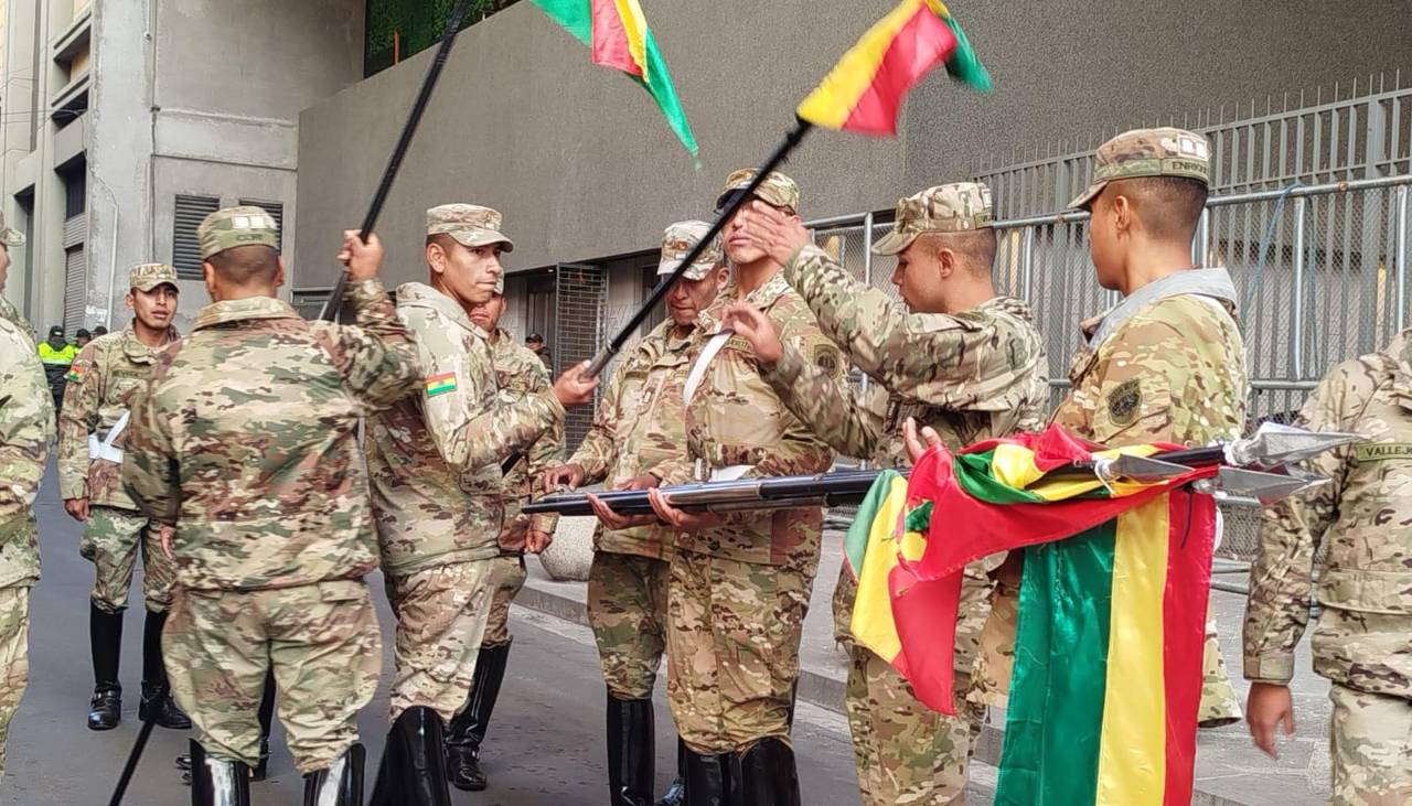 Cierran la plaza Murillo para el último ensayo del acto de posesión de Paz