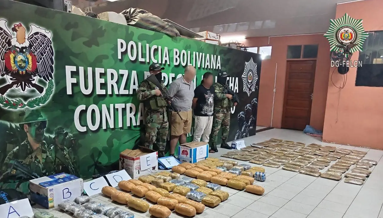 Incautan 170 paquetes de droga tras la requisa a una vagoneta y un camión