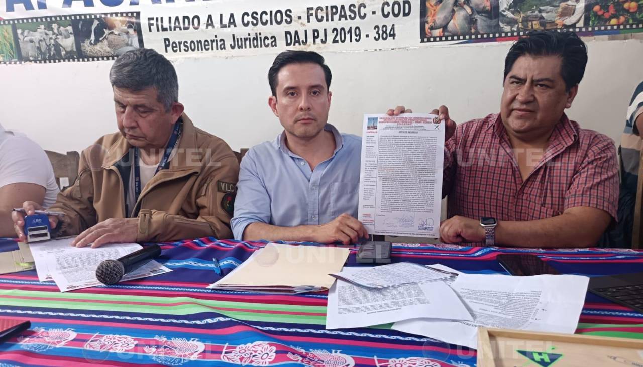 Agricultores levantan bloqueo en Yapacaní tras compromiso del Gobierno de abrogar el DS 5547