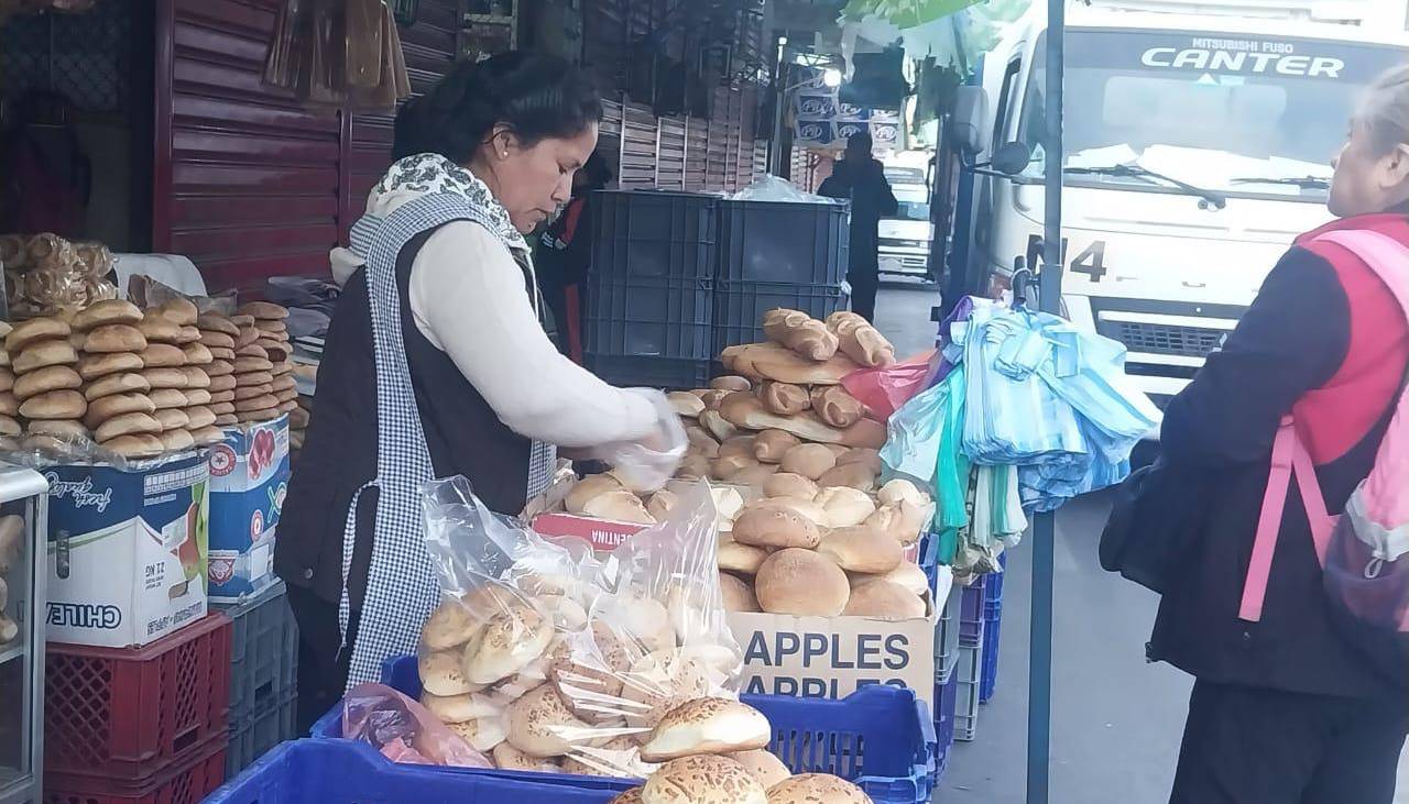 Tras un paro de 48 horas, se normaliza la venta de pan de batalla en Cochabamba