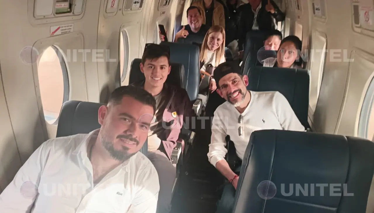 UNITEL acompaña al gobernador en su vuelo de regreso a Santa Cruz