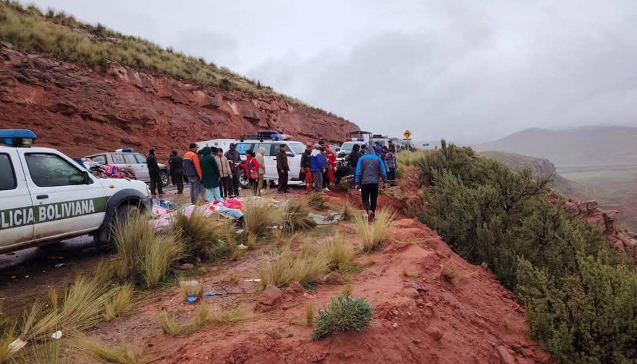 Esta es la lista de los 19 heridos tras el embarrancamiento de un bus en la ruta Oruro-Potosí