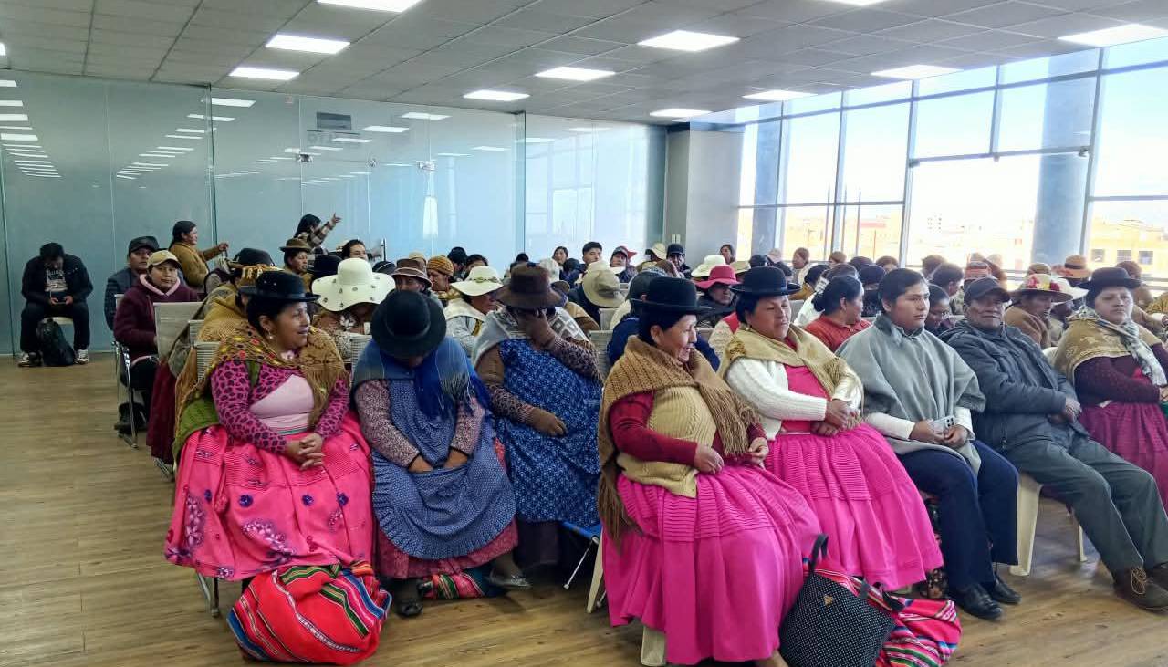 El Alto: Alcaldía y comunarios llegan a un acuerdo y anuncian fin del bloqueo al relleno sanitario de Villa Ingenio