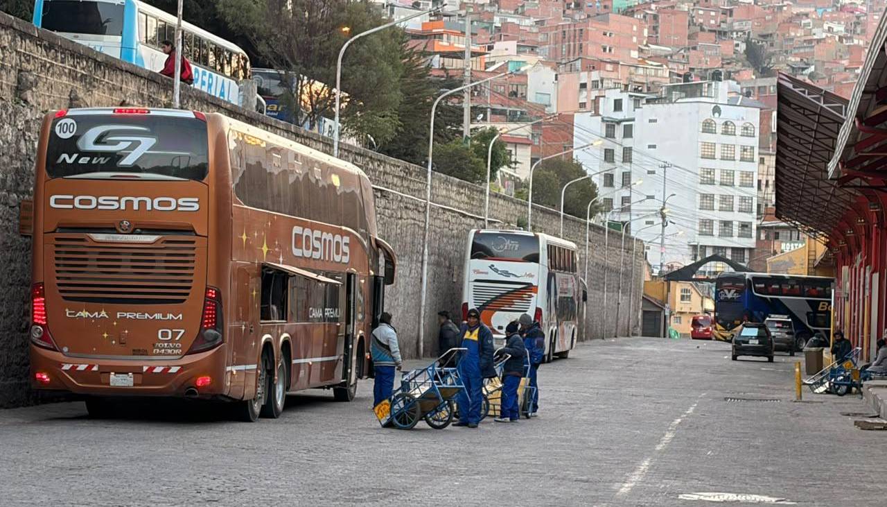 Terminales del eje central reportan salidas y llegadas de buses con normalidad este lunes
