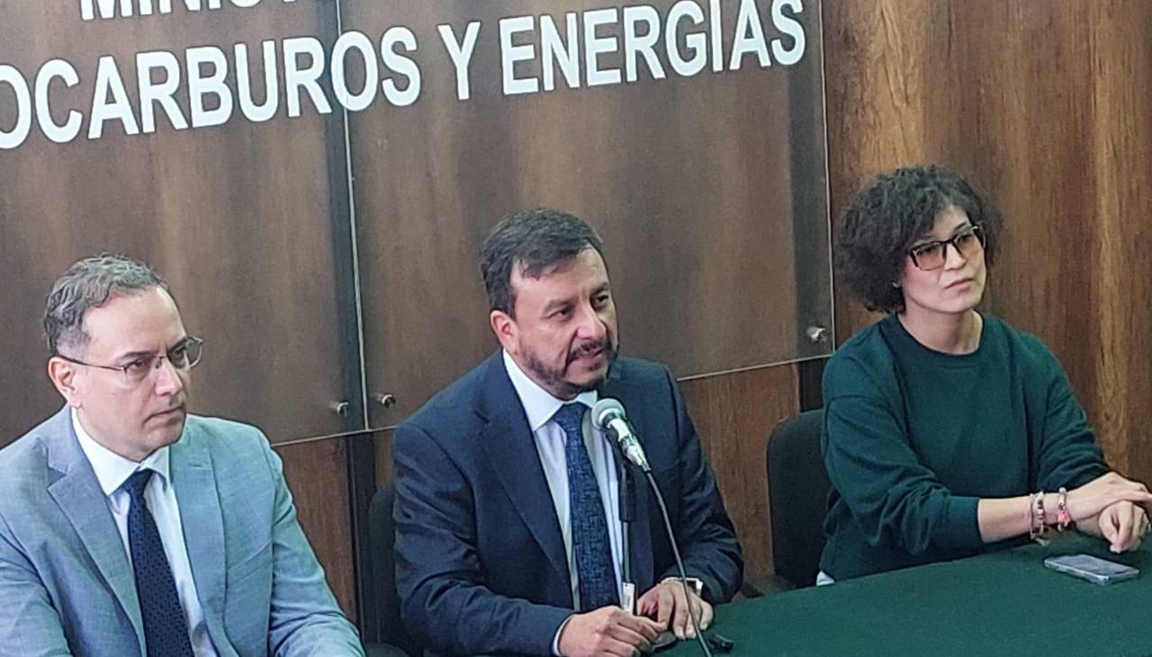 El Gobierno culpa a la gestión de Arce por la “mala calidad” de la gasolina y dice que la situación está controlada