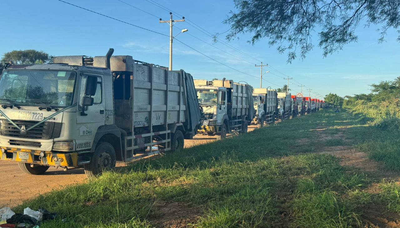 Bloqueo en el vertedero cruceño cumple cuatro días y los trabajadores reclaman el pago de sueldos