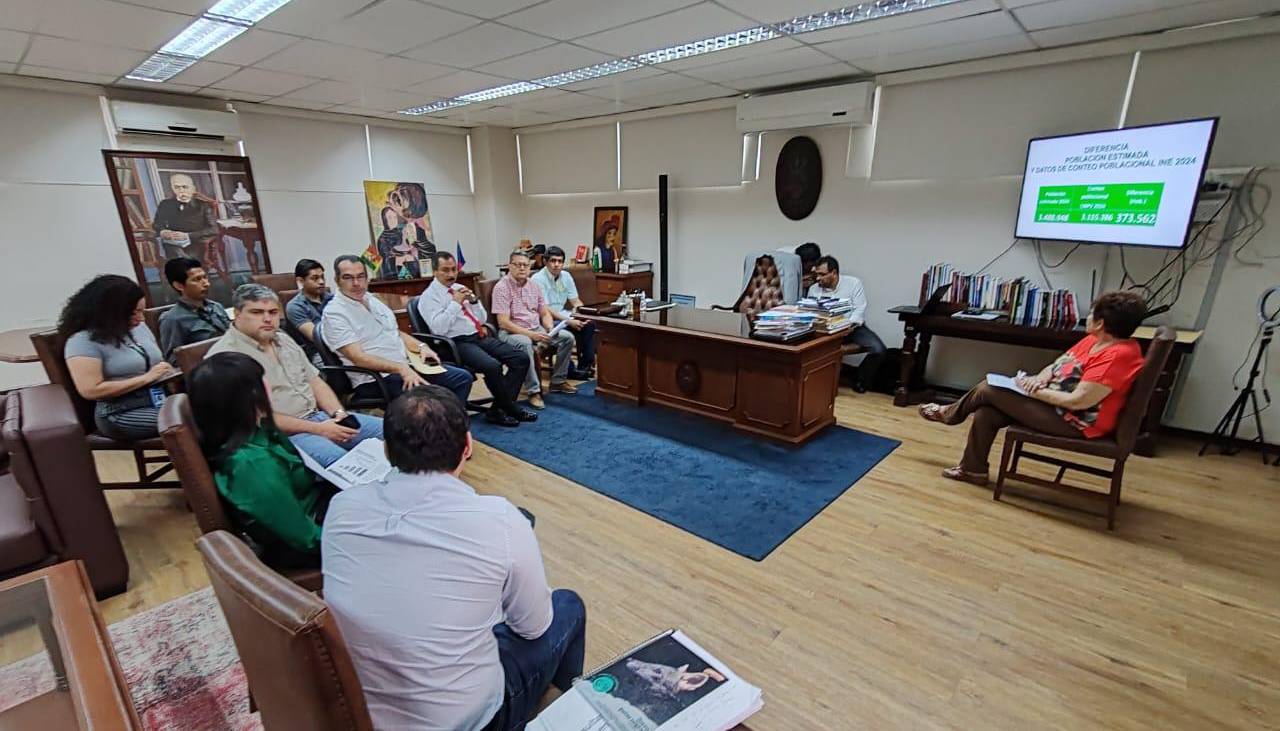 Censo: Gobernador, rector, cívicos y representante de la Alcaldía cruceña se reúnen previo a la Asamblea de la Cruceñidad