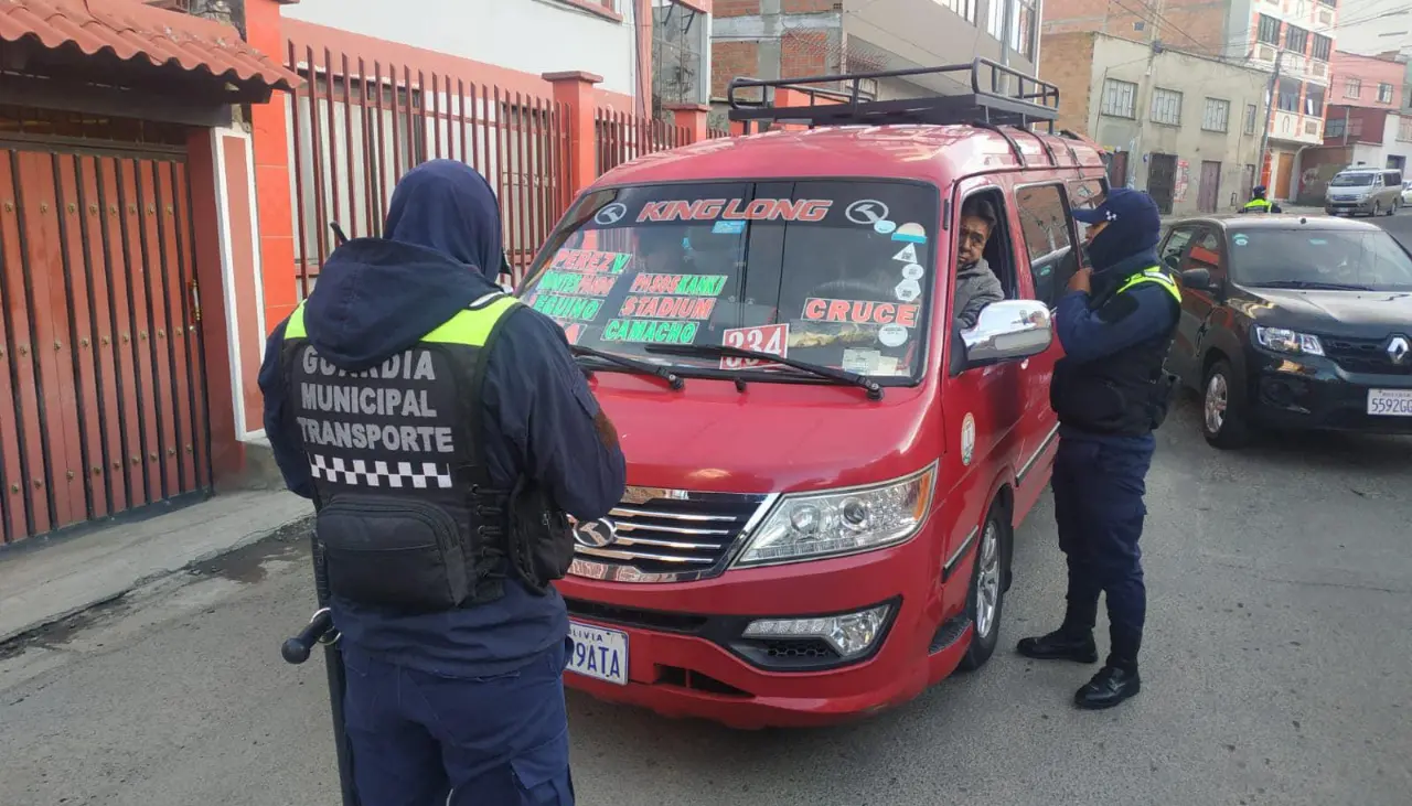 GPS, suspensión definitiva de líneas y nuevas multas: Alcaldía de La Paz anuncia 10 cambios en transporte tras incremento del pasaje