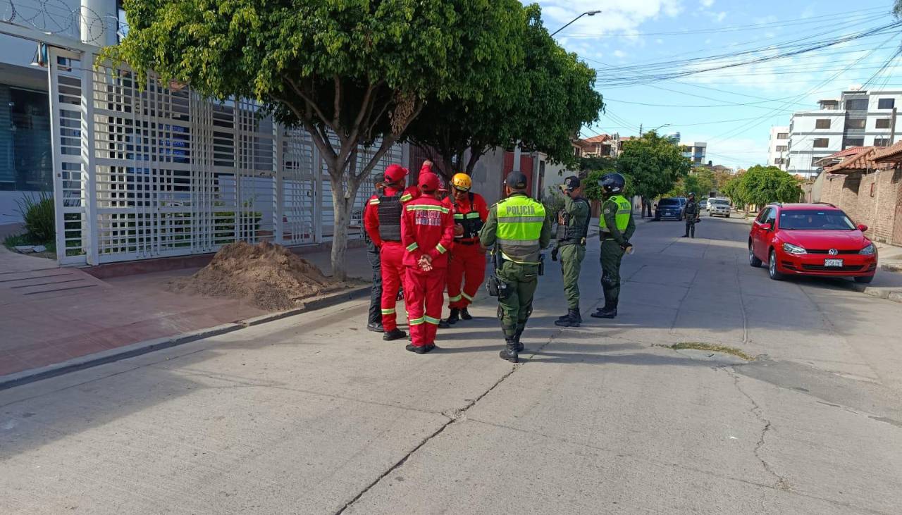 Descartan presencia de material explosivo en una clínica, pero la Felcc investiga amenazas