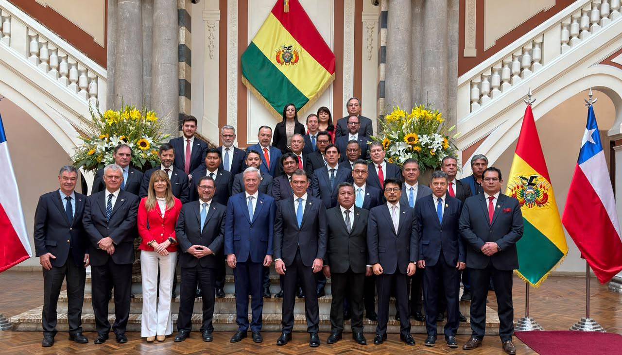 Rodrigo Paz y José Antonio Kast se reúnen para tratar agenda bilateral