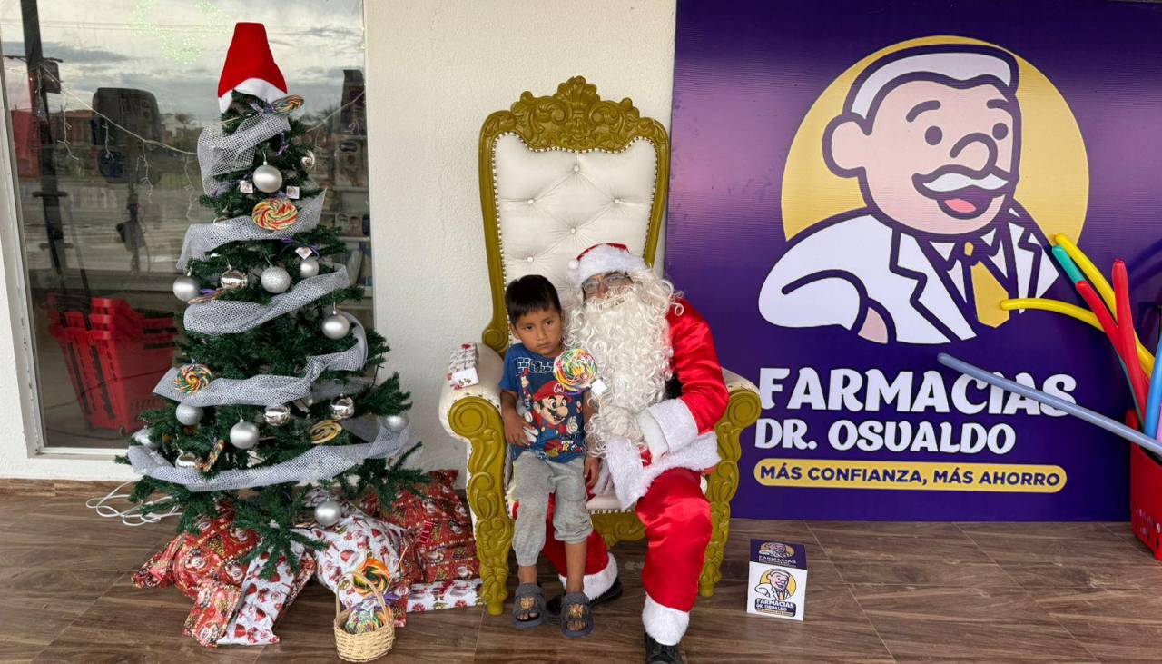 Farmacias Dr. Osvaldo celebra la Navidad junto a niños del barrio Palma Verde en Santa Cruz
