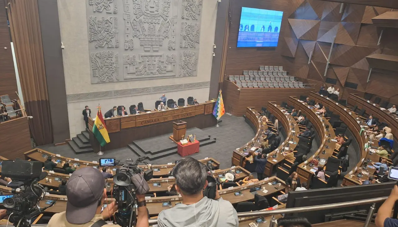 Diputados reinstalan sesión para elegir directiva camaral; se presentaron dos planchas