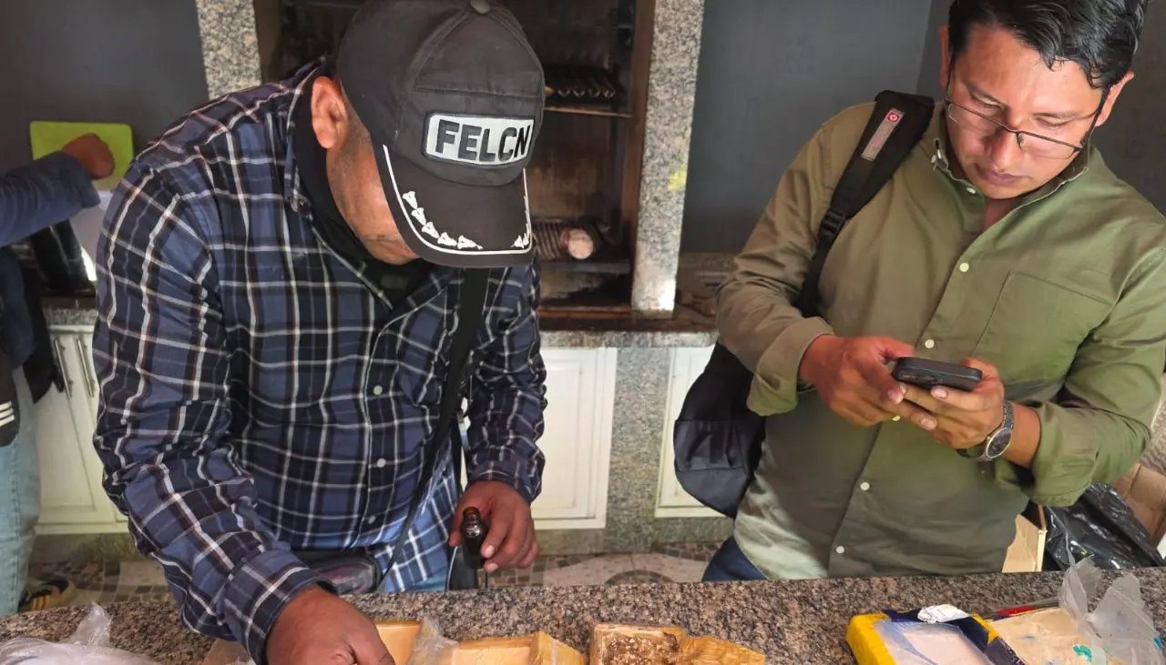 Aprehenden a siete policías tras hallarse cocaína dentro de un recinto de la Felcn