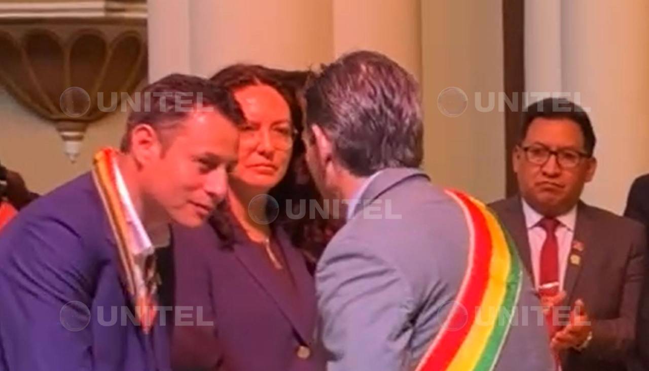 Un apretón de manos: Paz y Lara coinciden en el Te Deum por la gesta libertaria de Oruro