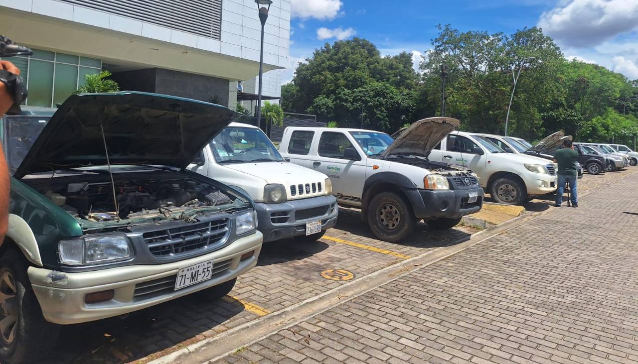 Alcaldía de la capital cruceña reporta 60 vehículos municipales varados por la gasolina ‘desestabilizada’ 