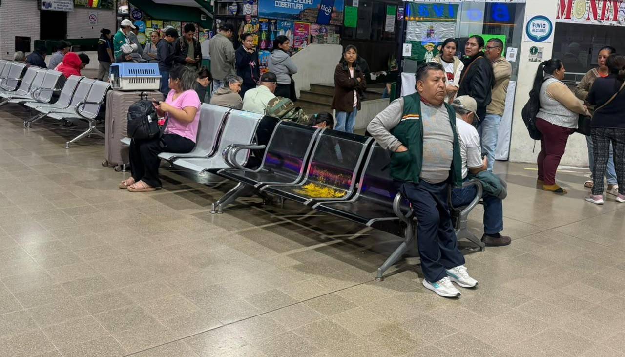 En medio de la polémica por el diésel, la Bimodal registra alta demanda de pasajes por el feriado largo en Santa Cruz