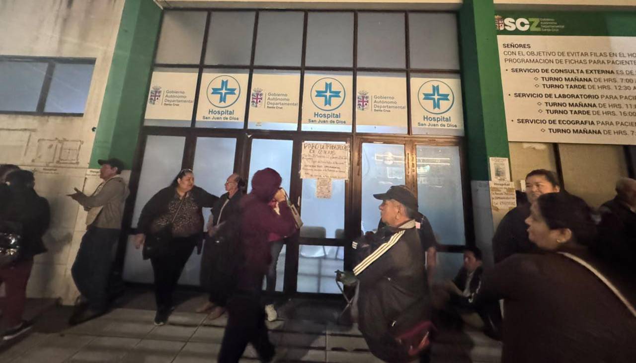 Se cumple el segundo día de paro en hospitales cruceños y la medida se extenderá hasta el jueves