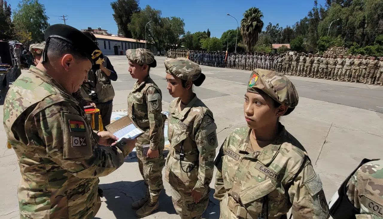Cumplieron con la patria: Cerca de 19.000 premilitares se licencian y reciben su libreta 