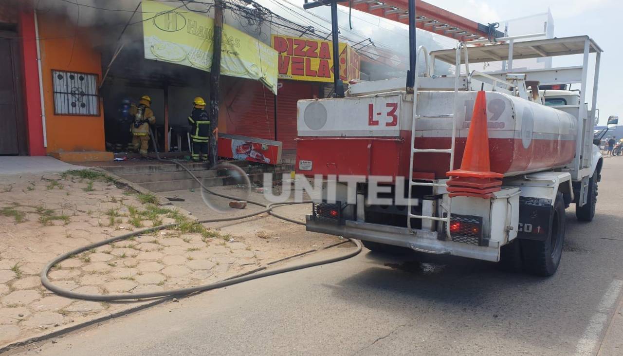 Tres heridos tras incendio en un negocio de salteñas en Santa Cruz