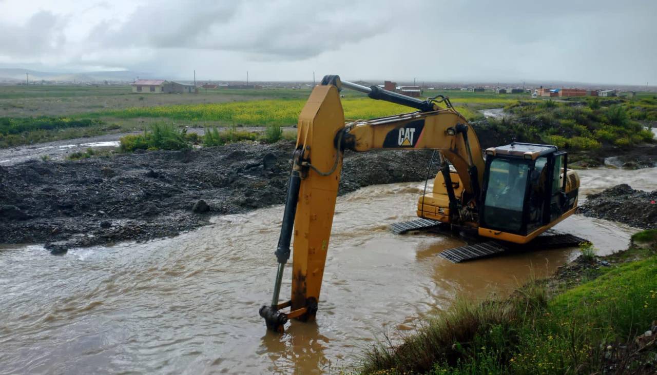 El Alto: Falta de diésel retrasa la limpieza de dos ríos; Alcaldía advierte con riesgo de inundaciones