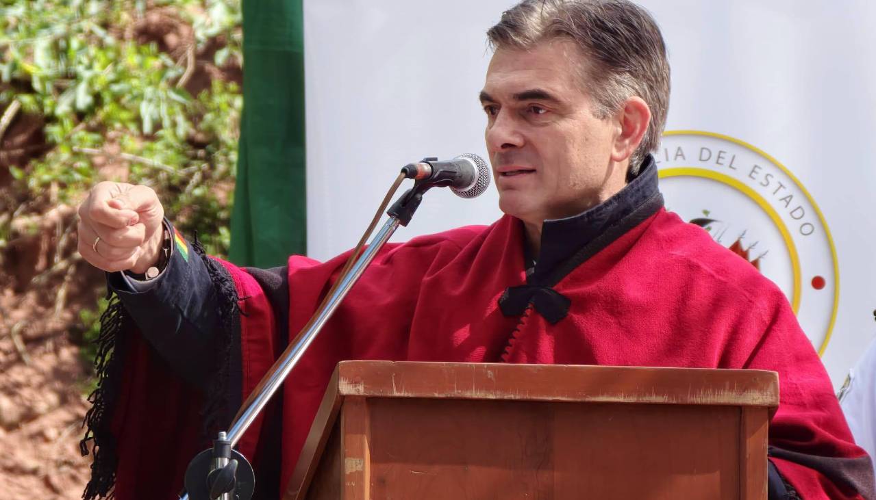 Rodrigo Paz se solidariza con Viacha y pide establecer con claridad las causas de la tragedia 