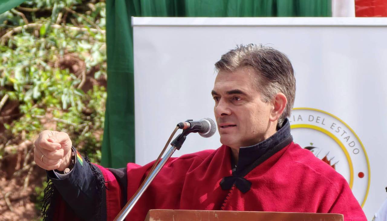 Analista: El Gobierno pierde el control del relato ante la crisis del diésel y la presión por abrogar decreto 5676