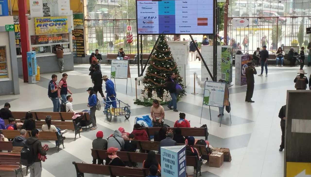 Viajeros denuncian precios elevados en los pasajes y la ATT insta a que denuncien a estas empresas 