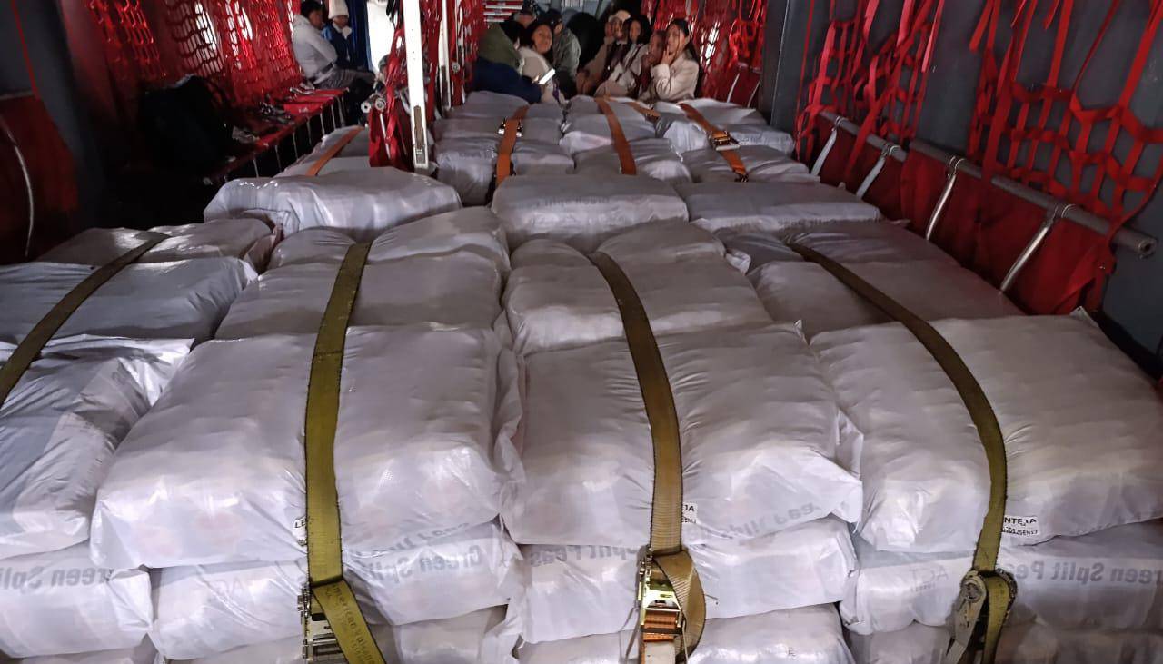 Bolivia recibe de Perú cuatro toneladas de alimentos y productos de primera necesidad en calidad de donación