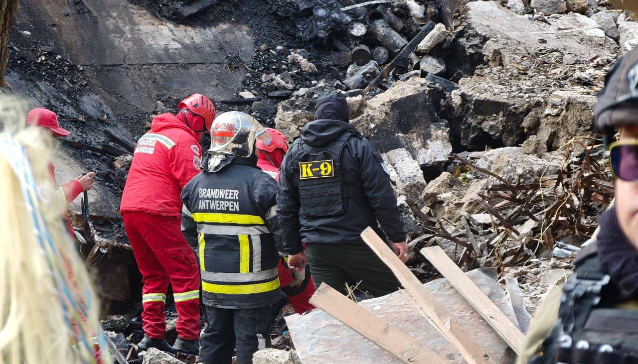 Hallan octavo cuerpo tras explosiones en el Regimiento Bolívar de Viacha