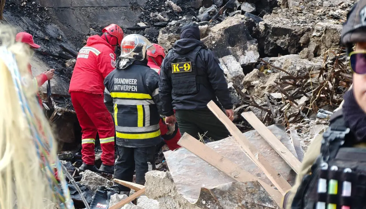 Hallan octavo cuerpo tras explosiones en el Regimiento Bolívar de Viacha