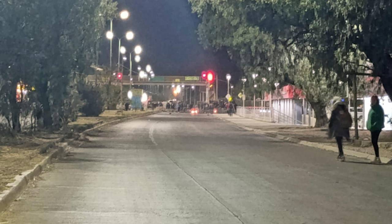 Bolivia abre el día 34 de conflicto con al menos 85 puntos de bloqueo