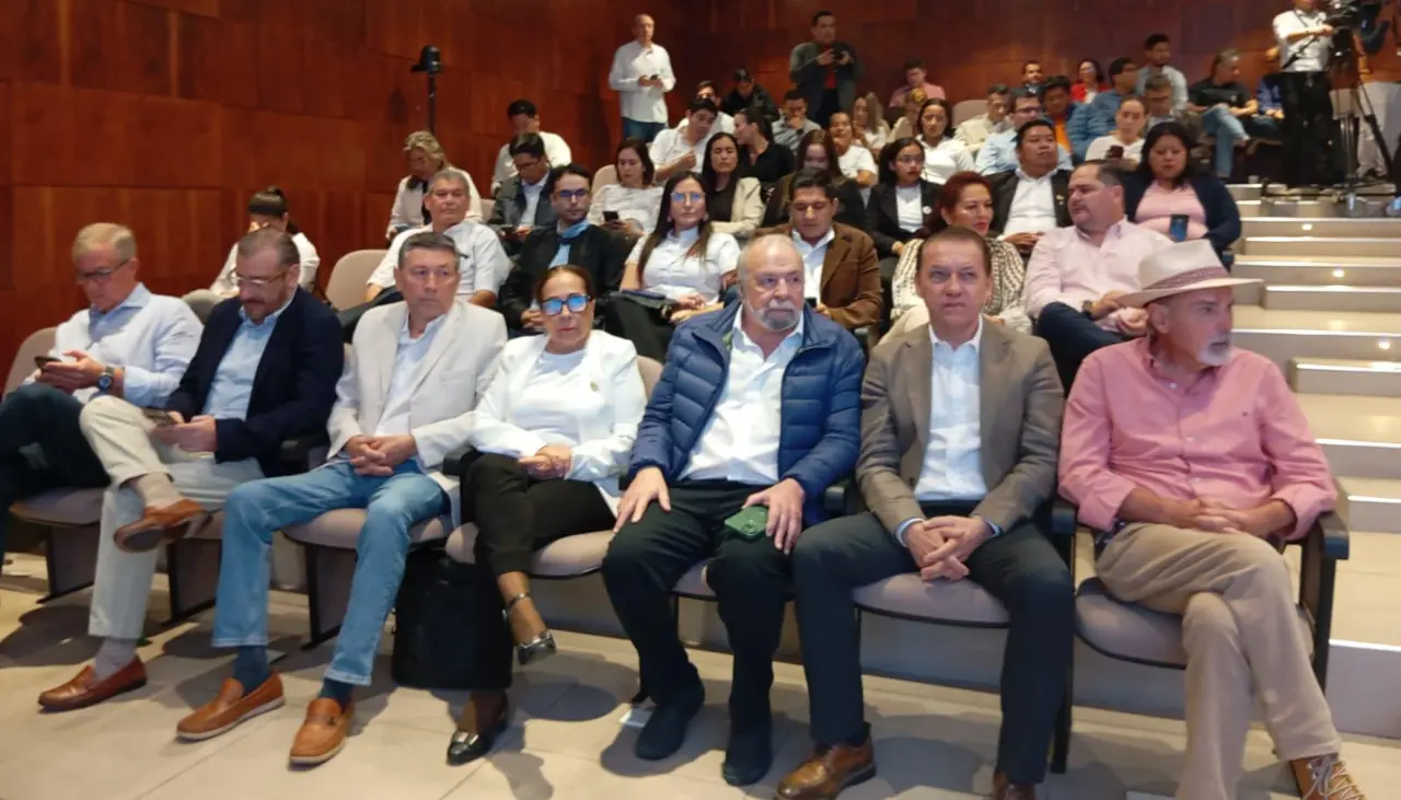 En vivo: Cívicos cruceños se reúnen con parlamentarios electos para trazar agenda común