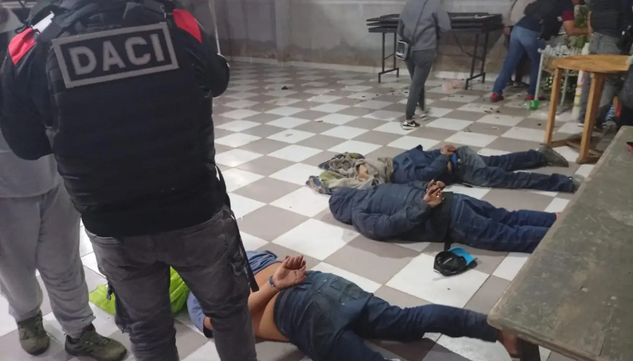 Dos venezolanos y tres bolivianos son vinculados al robo de Bs 900.000 y $us 10.000 de una empresa en Cochabamba