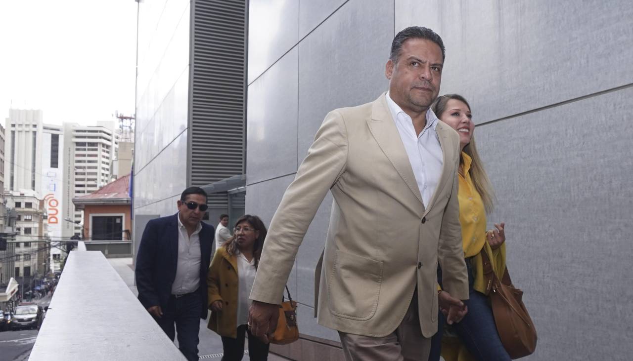 La Fiscalía investiga a Luis Revilla por el caso PumaKatari y un presunto daño al Estado de $us 2 millones