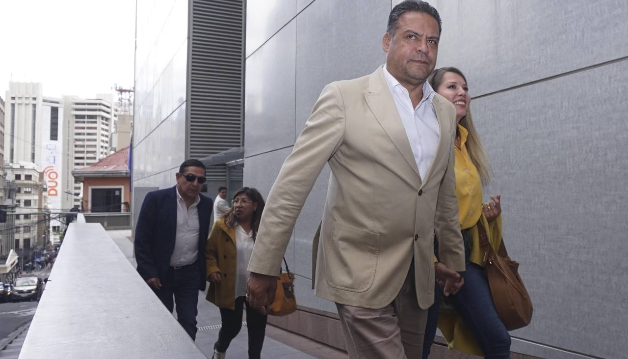 La Fiscalía investiga a Luis Revilla por el caso PumaKatari y un presunto daño al Estado de $us 2 millones