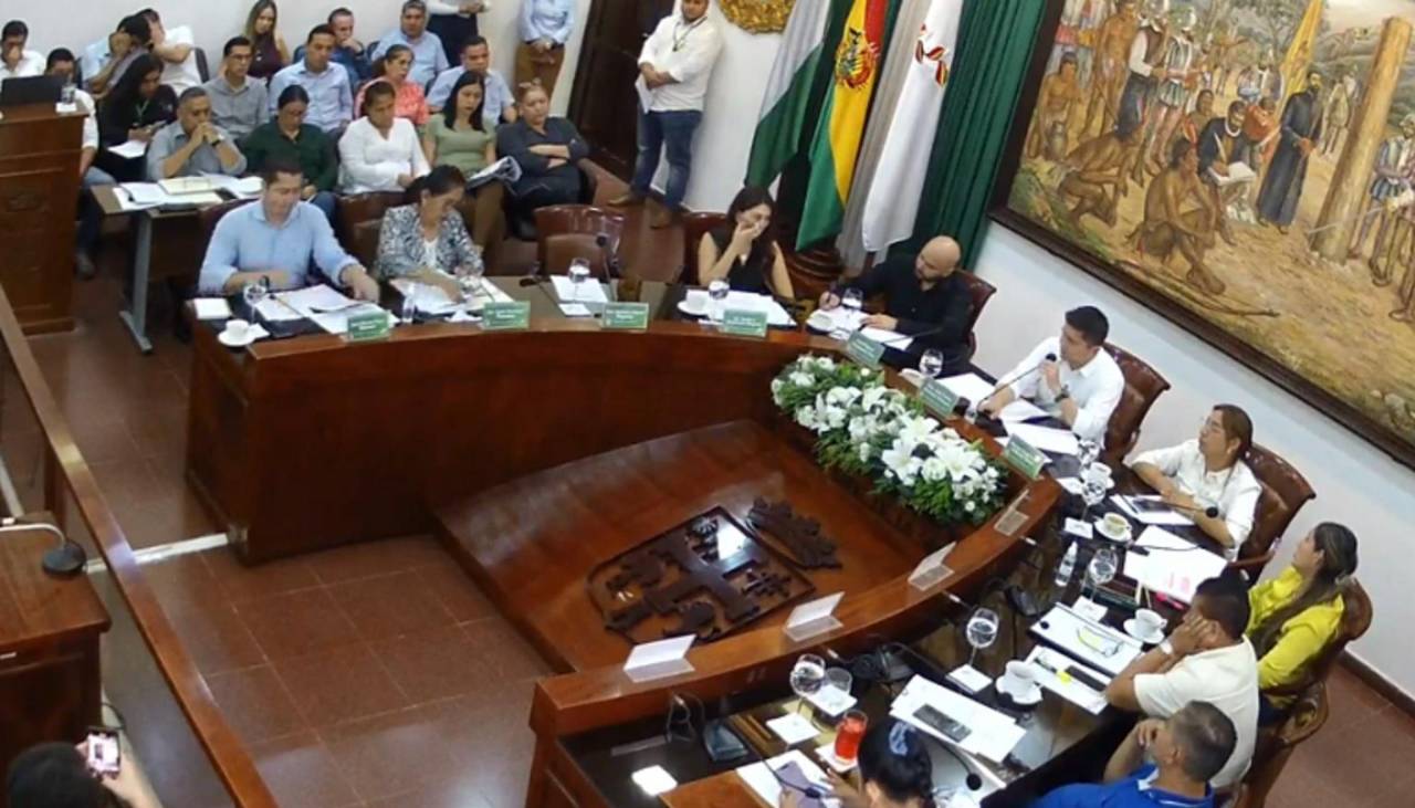 Instalan sesión del Concejo de Santa Cruz de la Sierra para tratar la ausencia de Jhonny, quien está detenido