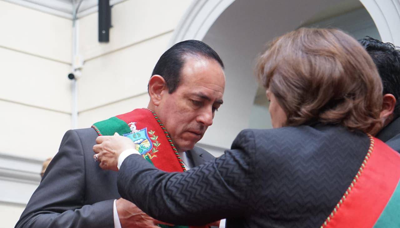 César Dockweiler jura como alcalde del municipio de La Paz 