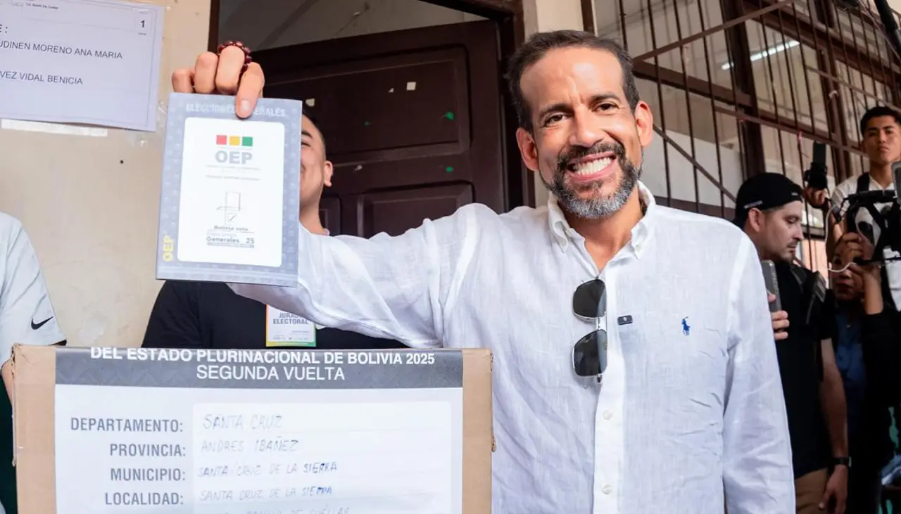 Camacho ratifica su postulación a la Gobernación cruceña y resta valor a críticas 
