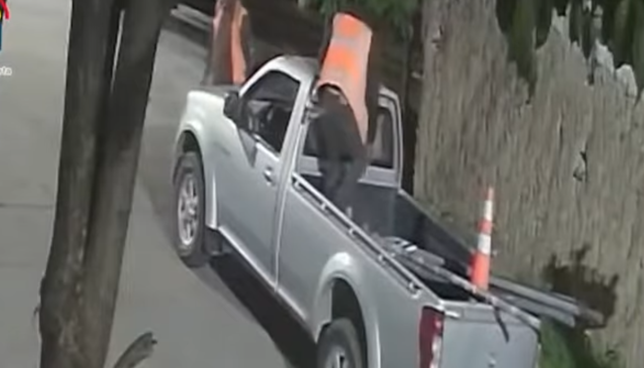 Cochabamba: Dos funcionarios de la Alcaldía serán destituidos tras ser acusados del robo de postes y señaléticas del municipio