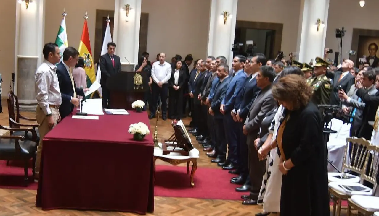 Rodrigo Paz opta por un gabinete técnico para enfrentar la crisis 