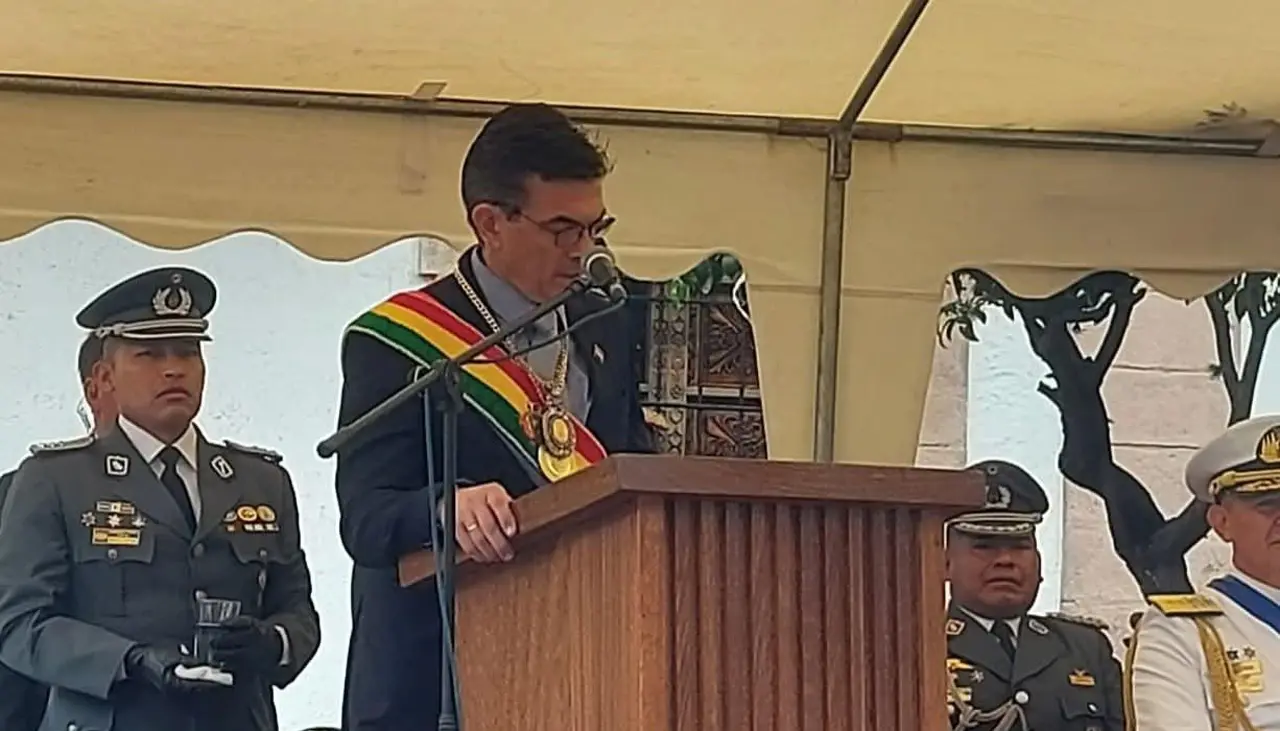 “Se vienen momentos difíciles”, dice Paz que añade se debe “generar un futuro seguro”, que no dependiente de políticos