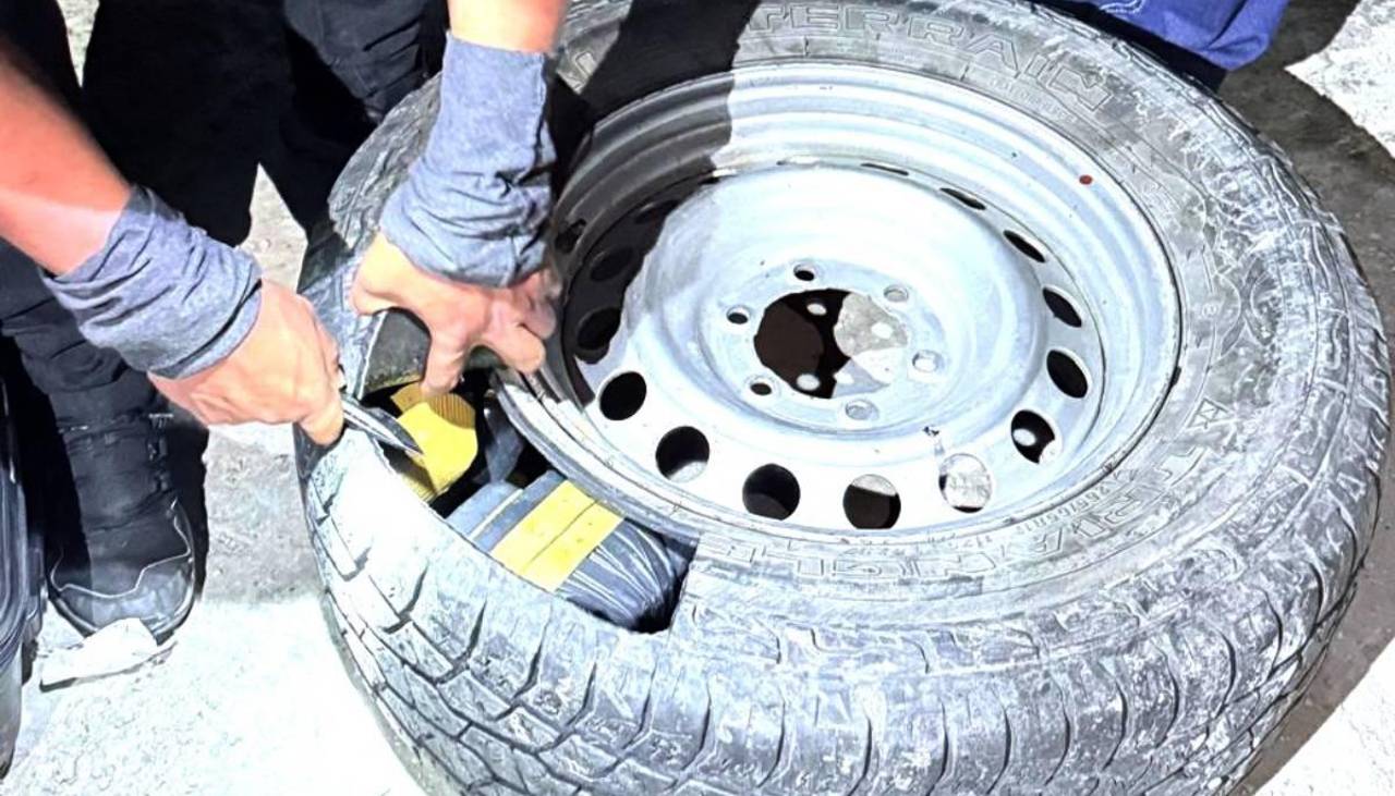 Hallan 30 paquetes de cocaína en el interior de una llanta de auxilio 